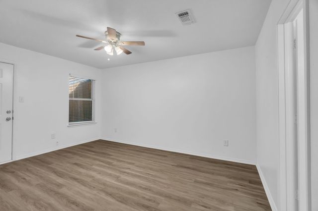 319 Faircrest Drive, Arlington, TX 76018