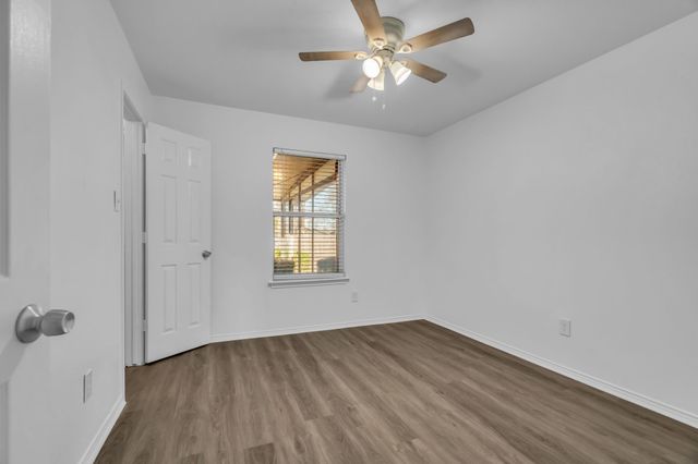 319 Faircrest Drive, Arlington, TX 76018