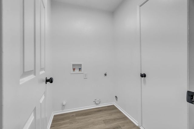 319 Faircrest Drive, Arlington, TX 76018