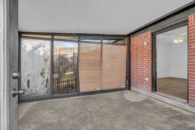 319 Faircrest Drive, Arlington, TX 76018