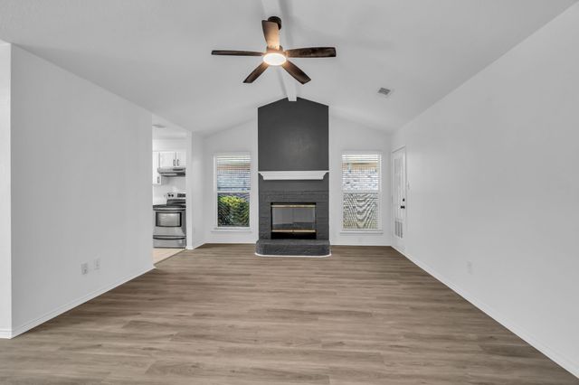 319 Faircrest Drive, Arlington, TX 76018