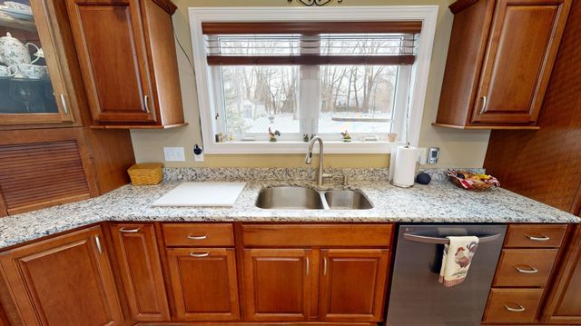 3177 Lakecrest Road NE, Alexandria, MN 56308