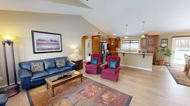 3177 Lakecrest Road NE, Alexandria, MN 56308