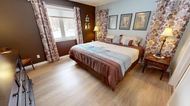 3177 Lakecrest Road NE, Alexandria, MN 56308