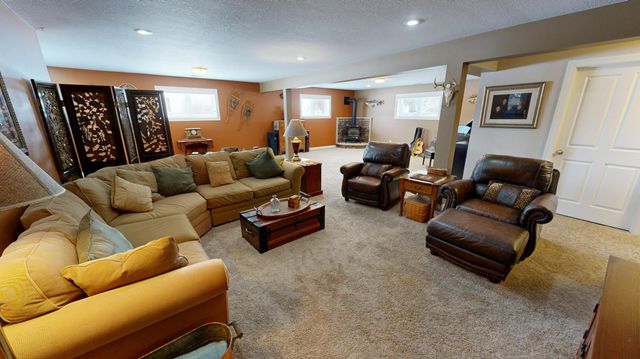 3177 Lakecrest Road NE, Alexandria, MN 56308