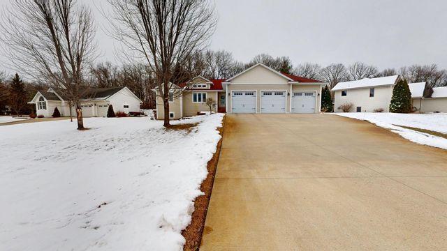 3177 Lakecrest Road NE, Alexandria, MN 56308