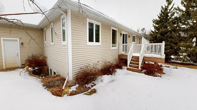 3177 Lakecrest Road NE, Alexandria, MN 56308