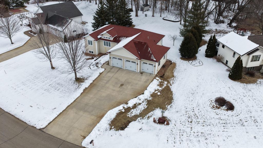3177 Lakecrest Road NE, Alexandria, MN 56308