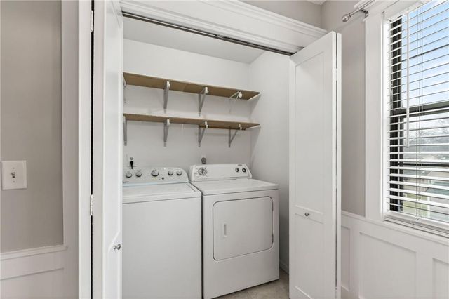 516 Sharon Drive, Liberty, MO 64068