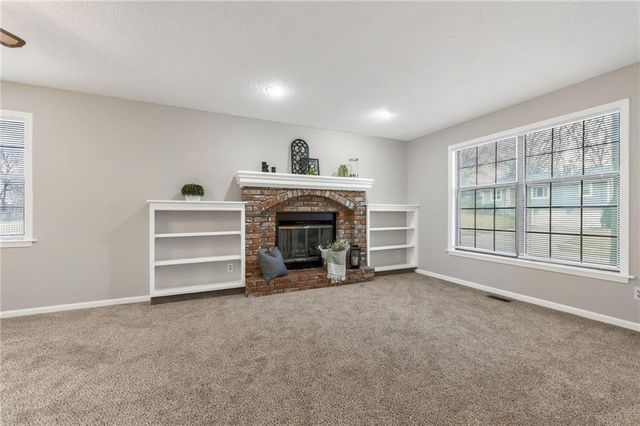 516 Sharon Drive, Liberty, MO 64068