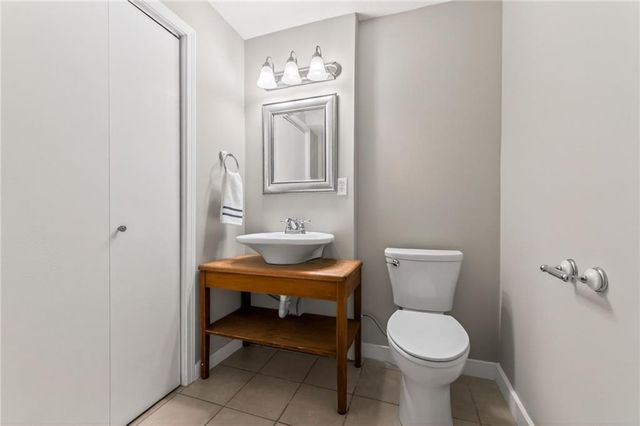 516 Sharon Drive, Liberty, MO 64068