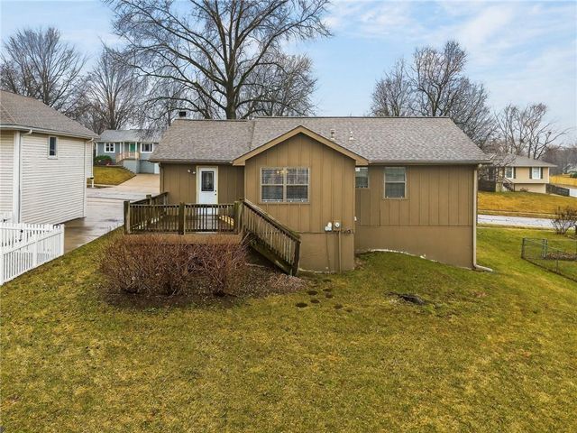 516 Sharon Drive, Liberty, MO 64068