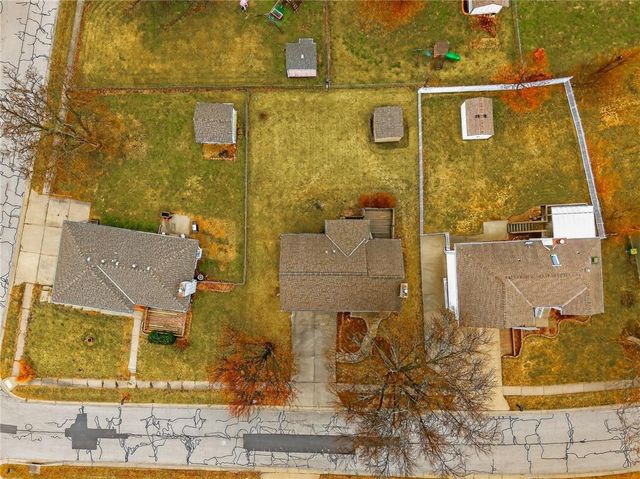 516 Sharon Drive, Liberty, MO 64068