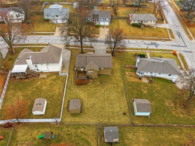 516 Sharon Drive, Liberty, MO 64068