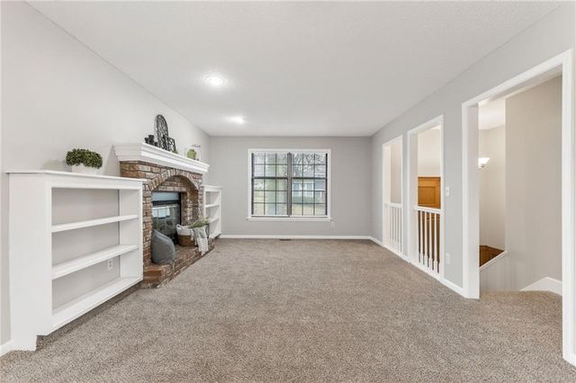 516 Sharon Drive, Liberty, MO 64068