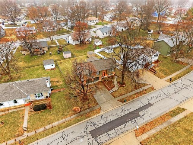 516 Sharon Drive, Liberty, MO 64068