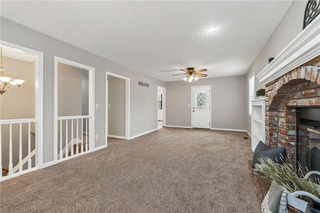 516 Sharon Drive, Liberty, MO 64068