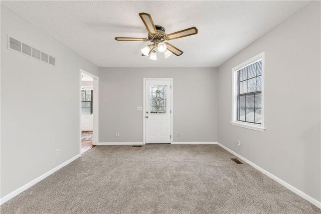 516 Sharon Drive, Liberty, MO 64068