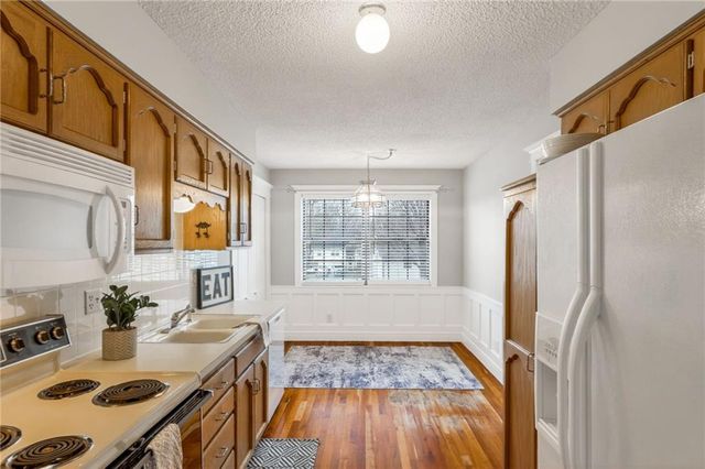 516 Sharon Drive, Liberty, MO 64068