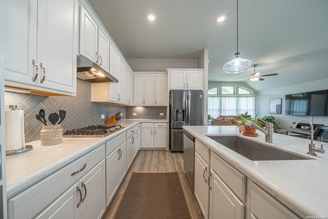 324 PROCTOR GRV, Cibolo, TX 78108