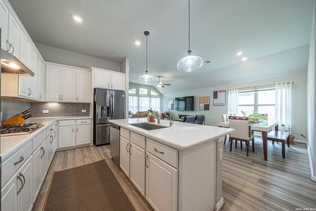 324 PROCTOR GRV, Cibolo, TX 78108