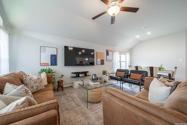 324 PROCTOR GRV, Cibolo, TX 78108