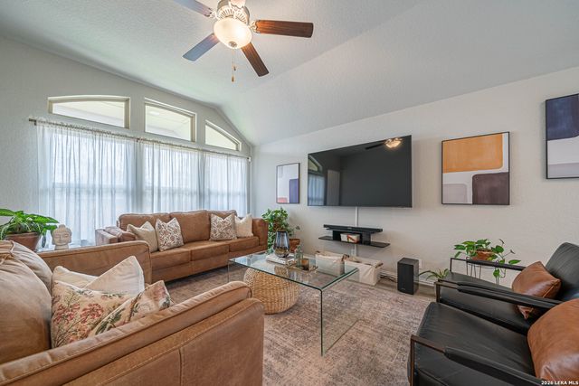 324 PROCTOR GRV, Cibolo, TX 78108