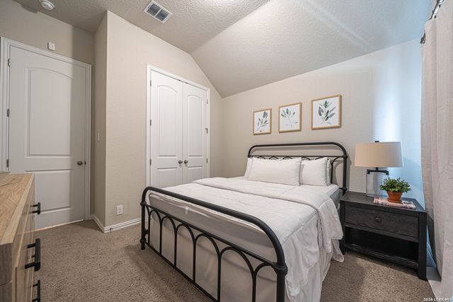 324 PROCTOR GRV, Cibolo, TX 78108