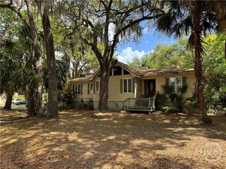 2 Moss Pointe Court, Savannah, GA 31410