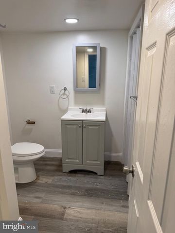 132 WALNUT ST, Colwyn, PA 19023