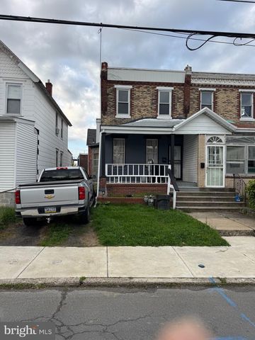 132 WALNUT ST, Colwyn, PA 19023