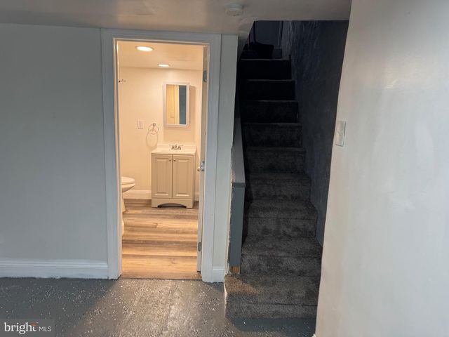 132 WALNUT ST, Colwyn, PA 19023