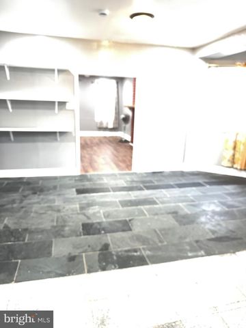 132 WALNUT ST, Colwyn, PA 19023