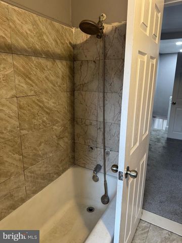 132 WALNUT ST, Colwyn, PA 19023