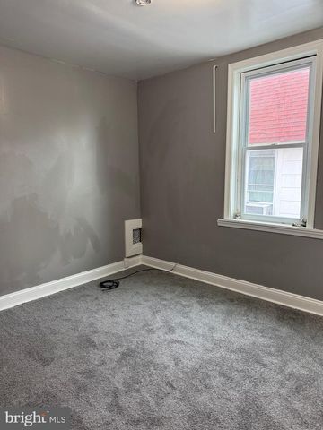 132 WALNUT ST, Colwyn, PA 19023