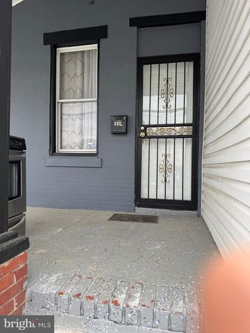 132 WALNUT ST, Colwyn, PA 19023