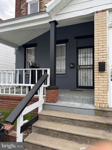 132 WALNUT ST, Colwyn, PA 19023