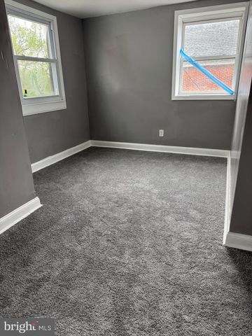 132 WALNUT ST, Colwyn, PA 19023