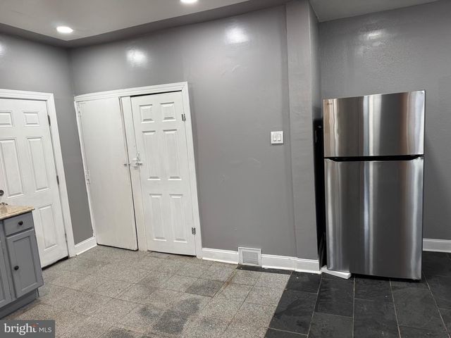 132 WALNUT ST, Colwyn, PA 19023