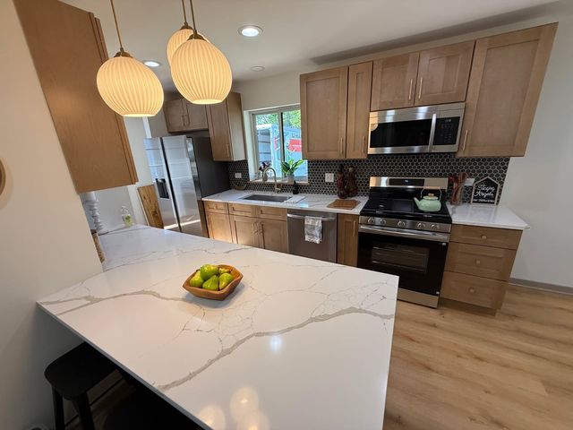 939 S Fletcher Drive, Wheeling, IL 60090