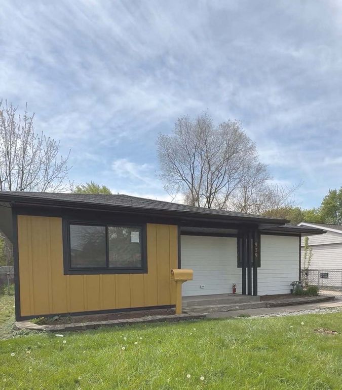 939 S Fletcher Drive, Wheeling, IL 60090