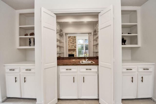 12215 Clearfork Drive, Houston, TX 77077