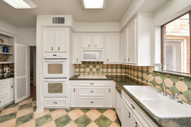 12215 Clearfork Drive, Houston, TX 77077