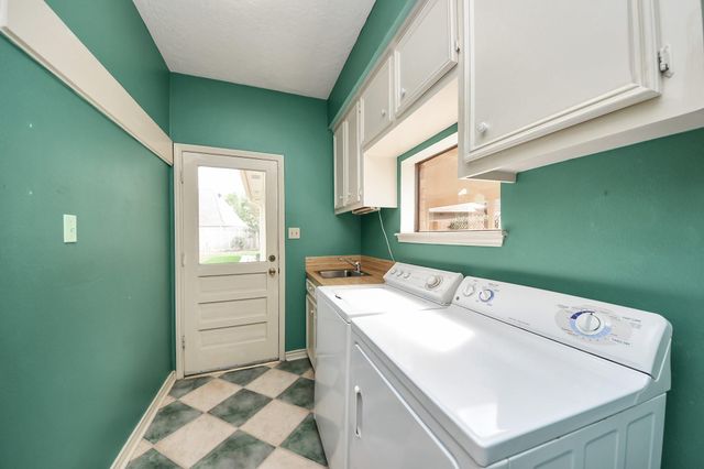 12215 Clearfork Drive, Houston, TX 77077