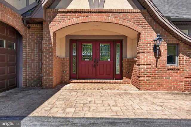 85 GREENWOOD CIRCLE, Wormleysburg, PA 17043