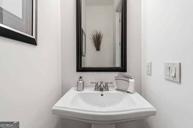 567 Ansley Circle NE, Atlanta, GA 30324