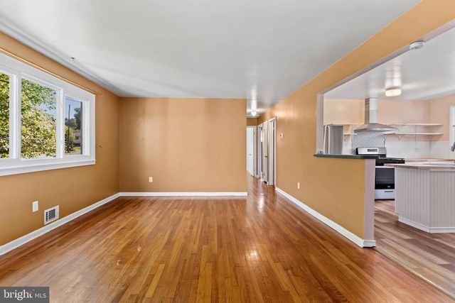 6 KAREN CT, Camp Hill, PA 17011