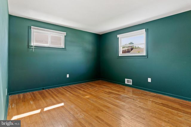 6 KAREN CT, Camp Hill, PA 17011