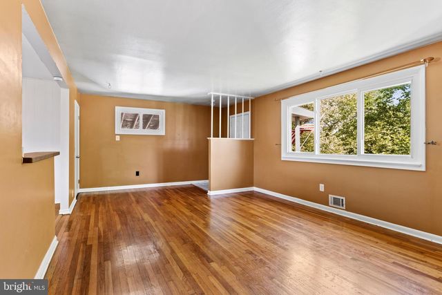 6 KAREN CT, Camp Hill, PA 17011