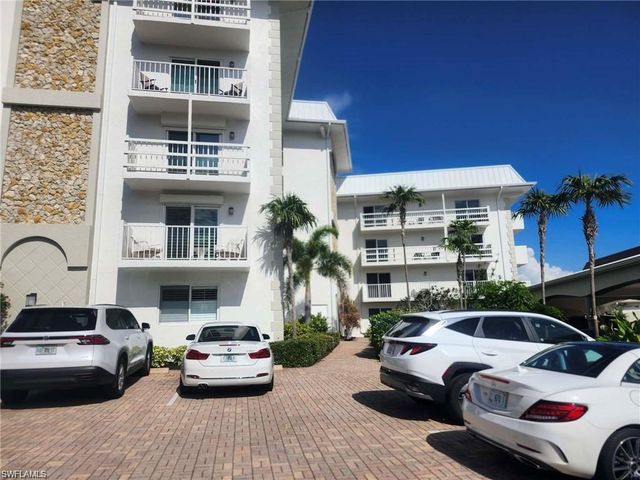 3000 Gulf Shore BLVD N 113, Naples, FL 34103